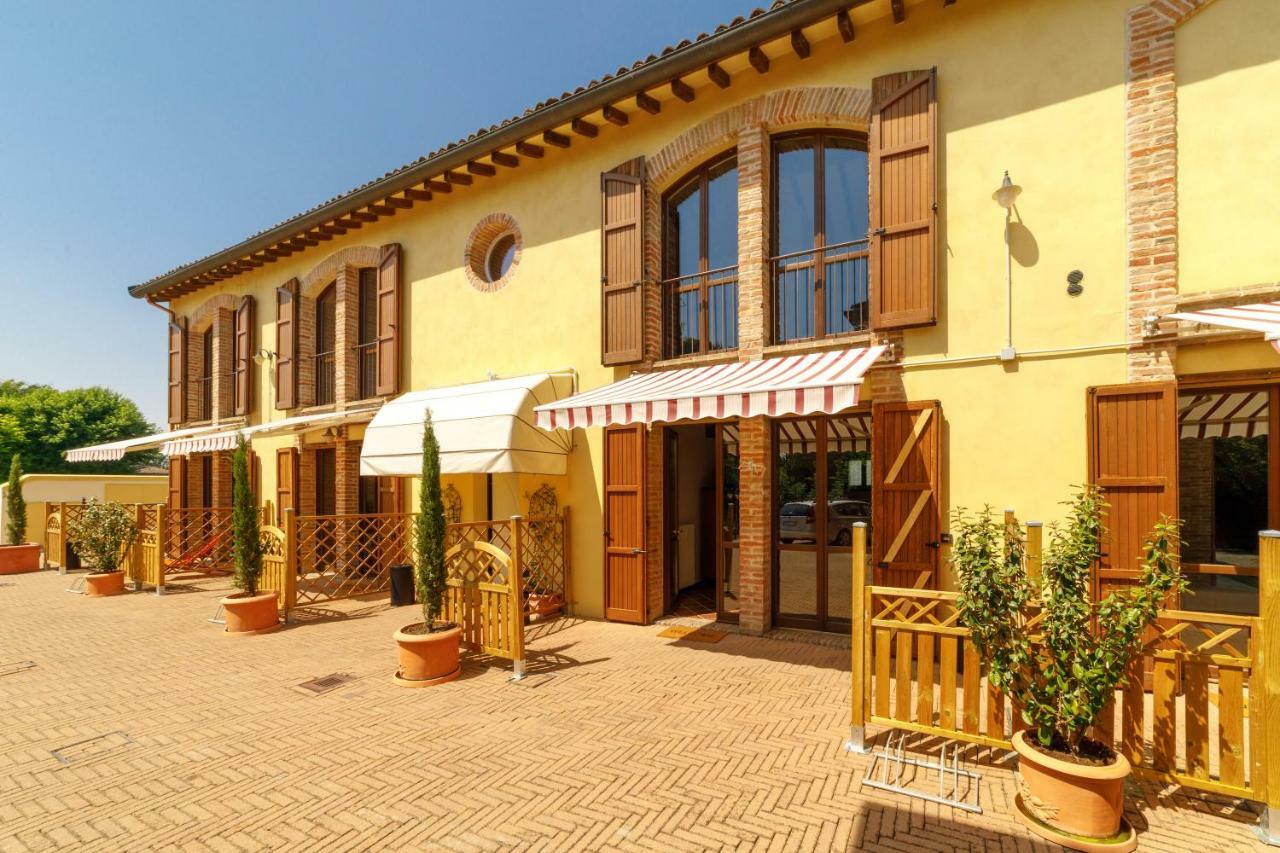 La Corte Del Mulino ฟอนตาเนลลาโต ภายนอก รูปภาพ